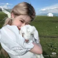 温小居