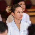 懂成分的依依
